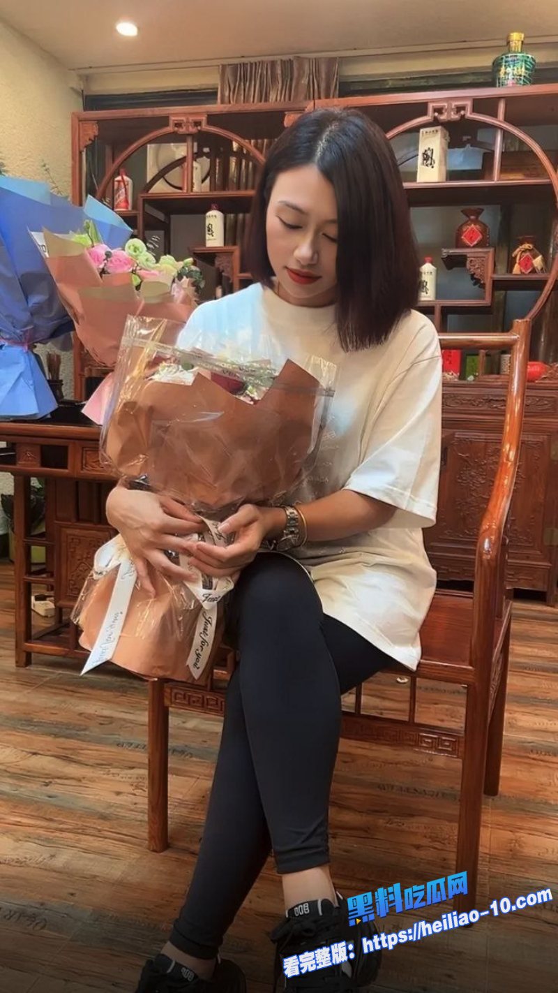 北京顶级少妇杨淑晴到了如狼似虎般的年纪克制不住内心欲望4