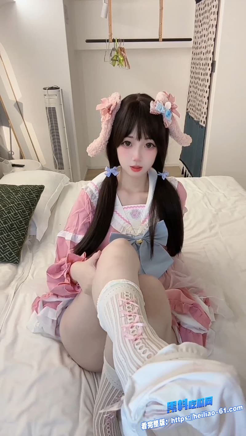 每日大赛骑脸视角大赛看极品嫩穴如何霸占镜头让你在温热肉缝中彻底臣服瓜友热评中6