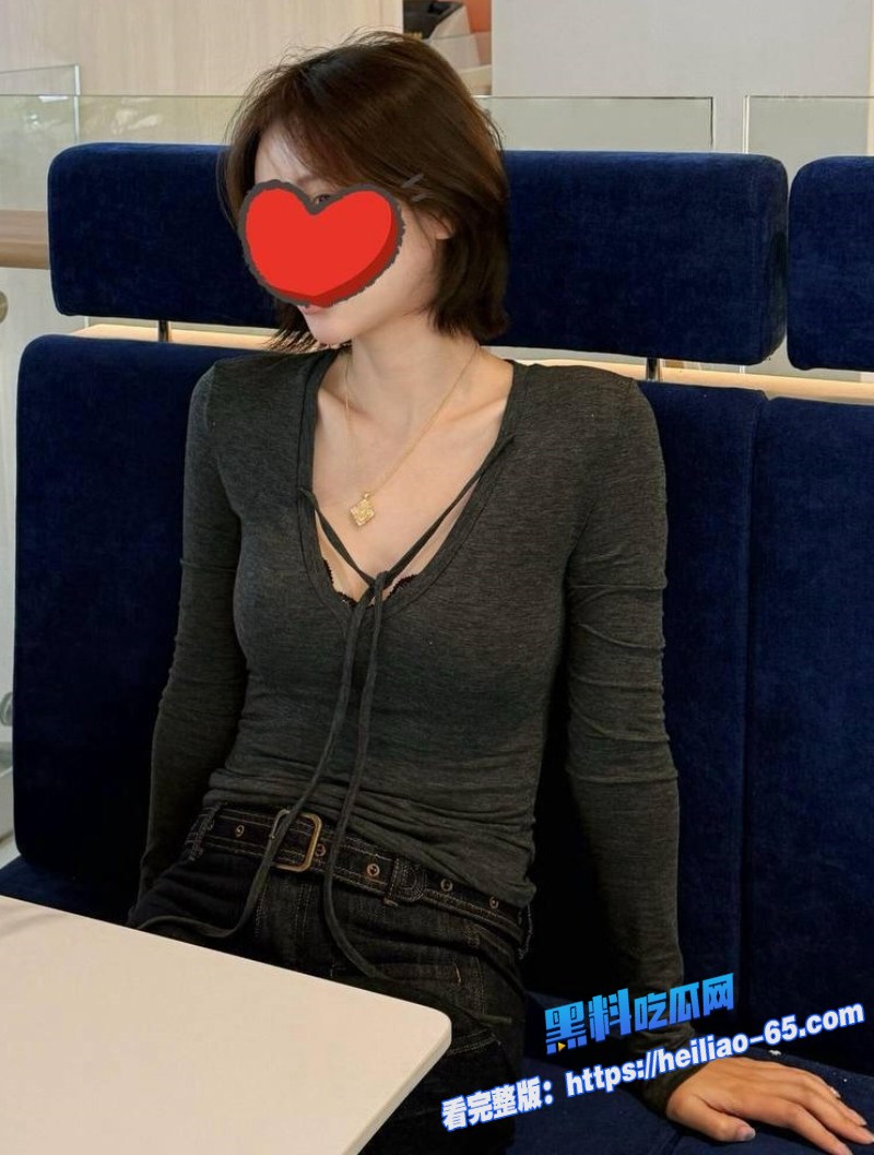 海角乱伦禽兽弟弟一直幻想与姐姐做爱浴室洗澡时忍不住冲进强操 后入狂插超刺激3