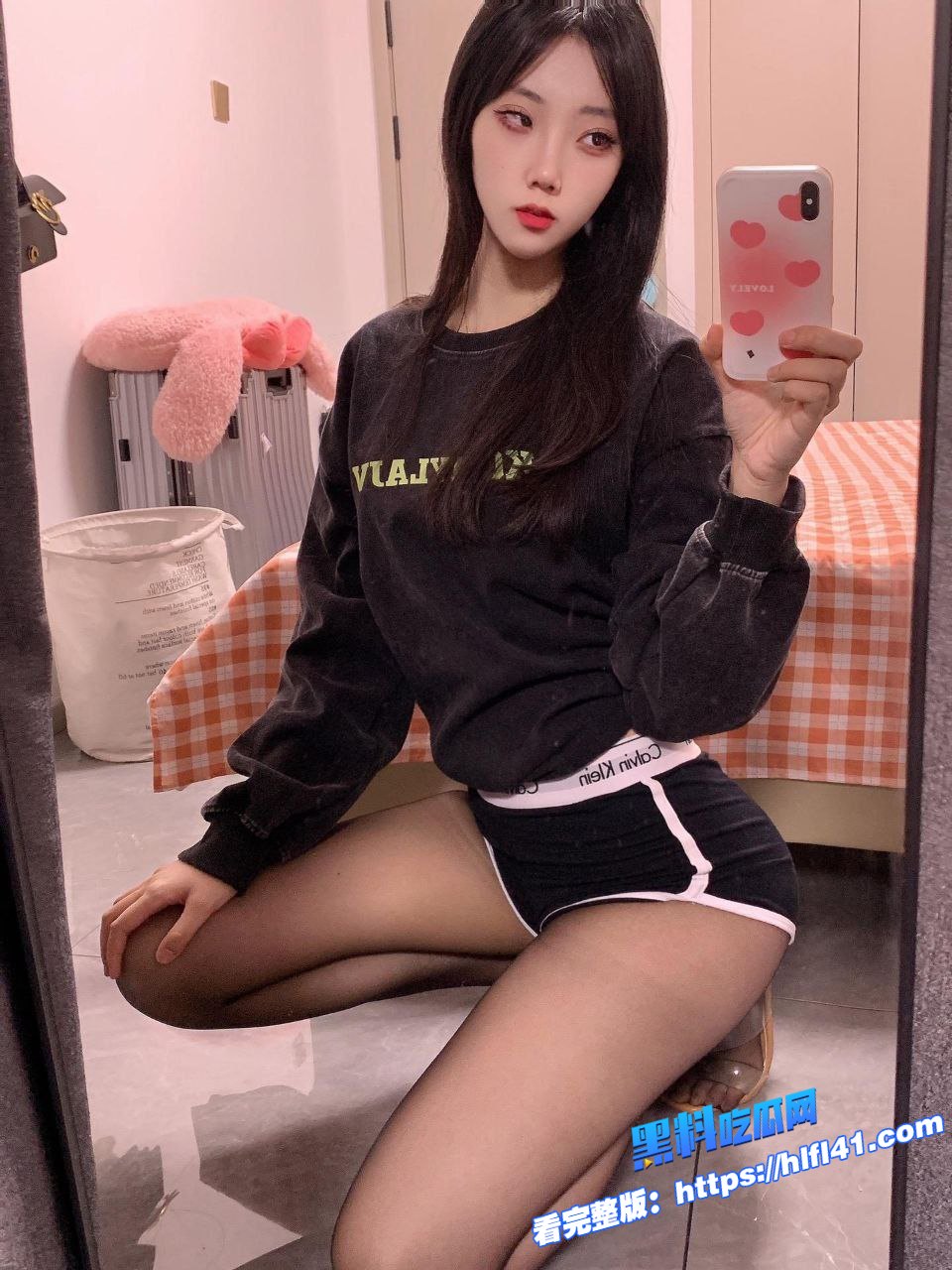 抖音热舞颜值女神金主高价定制视频流出足控肉丝爱好者的天堂道具自慰骚到爆 3