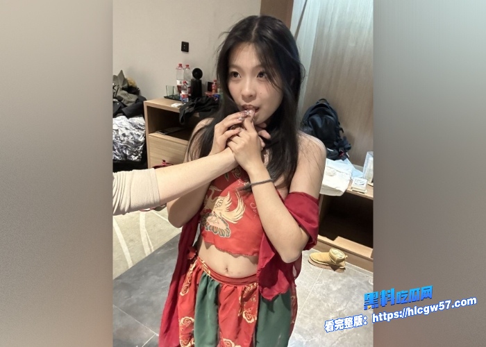 福建极品女大学生一个月十万被包养出轨金主被男友曝光其啪啪视频全程露脸表情相当诱惑 图4 福建极品女大学生一个月十万被包养出轨金主被男友曝光其啪啪视频全程露脸表情相当诱惑 图4
