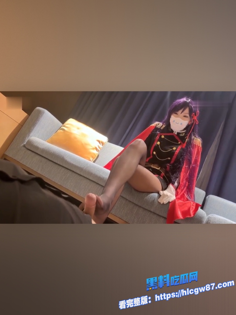 极品反差00后萝莉cos山城恋黑丝足交人形小母狗调教2
