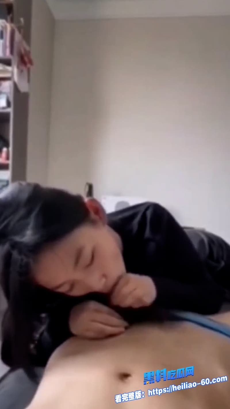 瓜友投稿松原职业学院06年嫩妹王若冰背男友八百接活被抓留案底视频流出后网友直呼刺激14 瓜友投稿松原职业学院06年嫩妹王若冰背男友八百接活被抓留案底视频流出后网友直呼刺激14