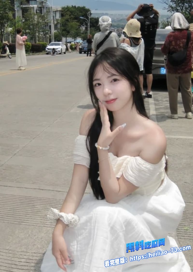 清纯女神大学生竟是反差母狗翘起臀遭无套后入疯狂抽插骚叫声太勾人了5 清纯女神大学生竟是反差母狗翘起臀遭无套后入疯狂抽插骚叫声太勾人了5