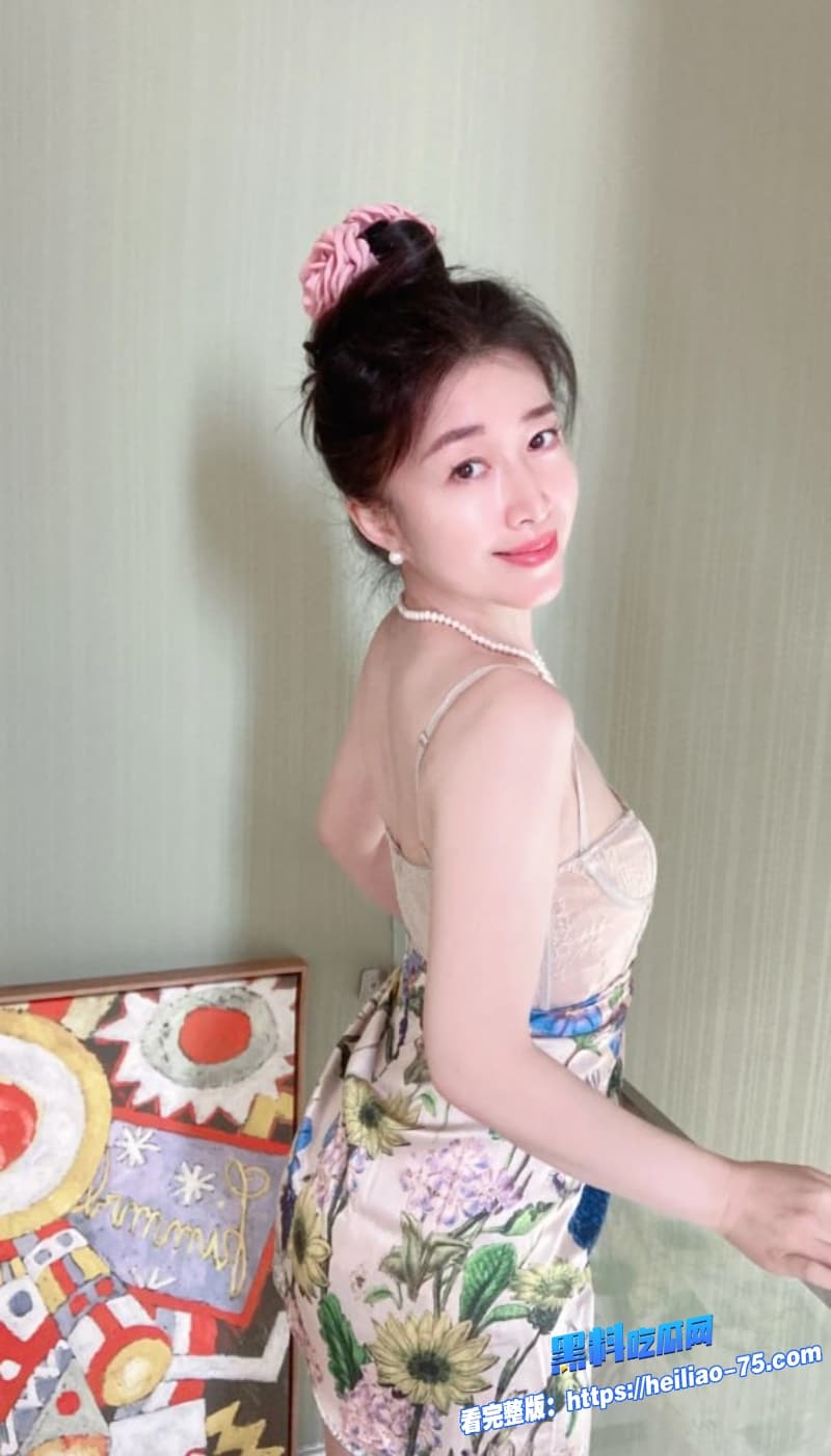 极品丰满大奶人妻酒店约操洋人跪地深喉巨屌嫩穴被疯狂抽插到射满脸精液2