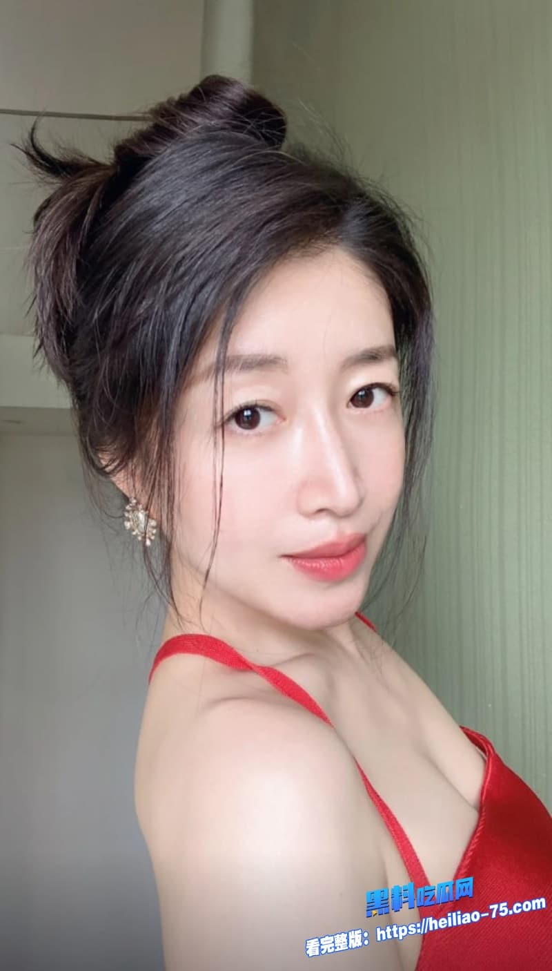极品丰满大奶人妻酒店约操洋人跪地深喉巨屌嫩穴被疯狂抽插到射满脸精液4