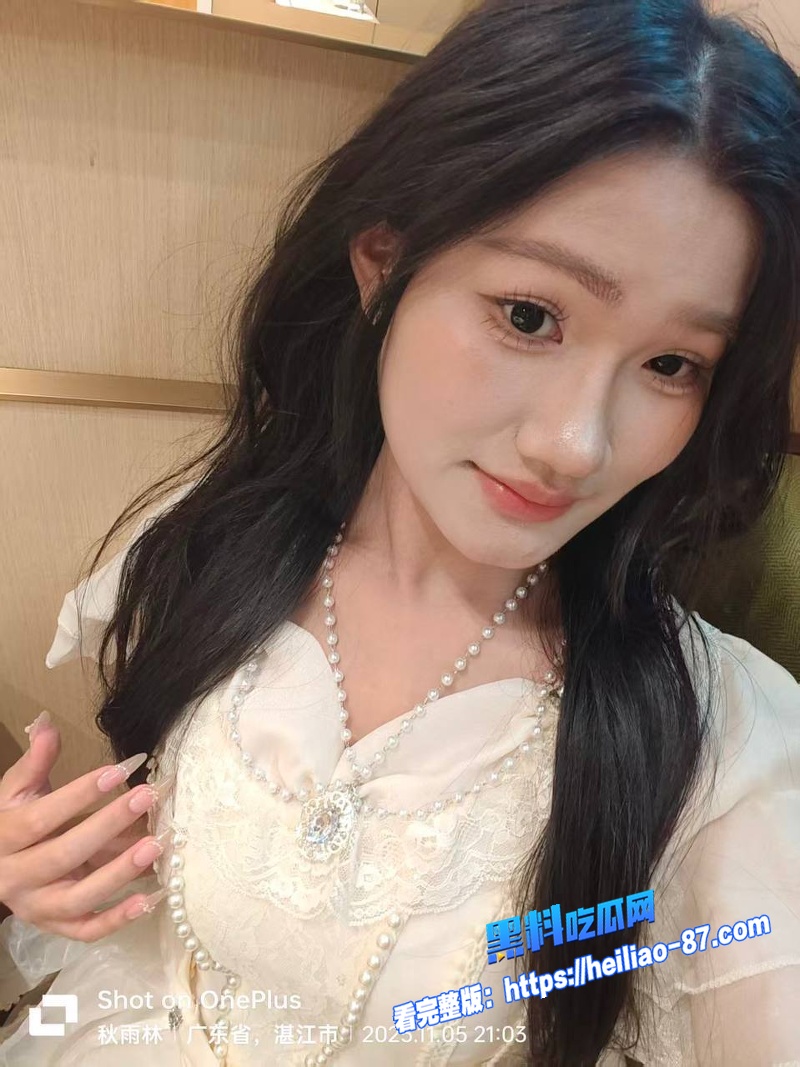 兄妹乱伦趁爸妈不在家操了亲妹妹 嫩逼又紧又粉亲妹妹被操到高潮浪叫 表情又乖又淫荡图2 兄妹乱伦趁爸妈不在家操了亲妹妹 嫩逼又紧又粉亲妹妹被操到高潮浪叫 表情又乖又淫荡图2