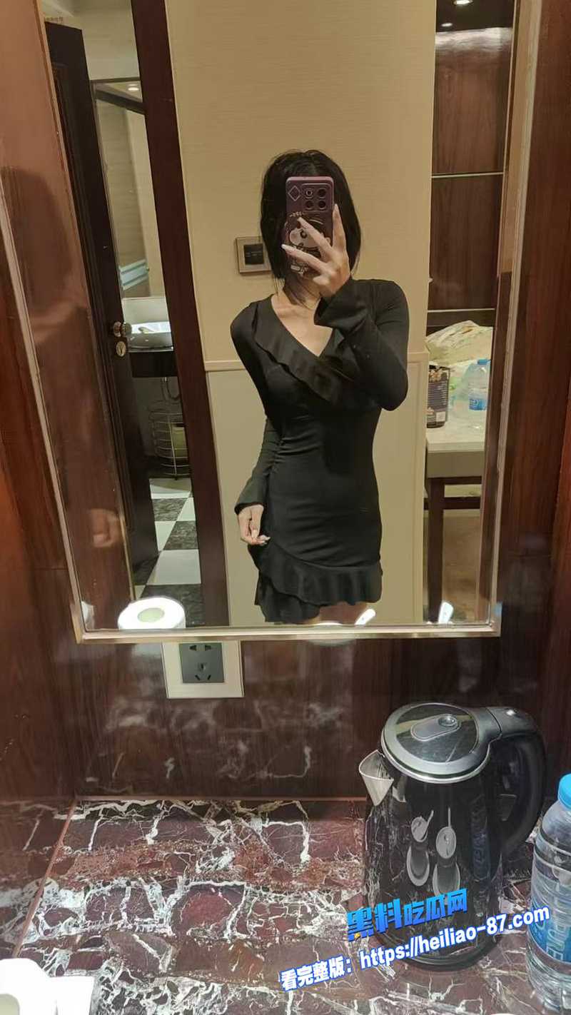 兄妹乱伦趁爸妈不在家操了亲妹妹 嫩逼又紧又粉亲妹妹被操到高潮浪叫 表情又乖又淫荡图10 兄妹乱伦趁爸妈不在家操了亲妹妹 嫩逼又紧又粉亲妹妹被操到高潮浪叫 表情又乖又淫荡图10