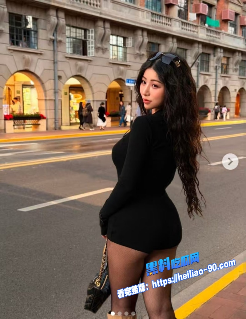 台湾高颜值巨乳女神 艾玛Emma 床上口交后入 一对车大灯乱颤起飞4