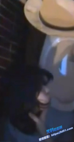 酒吧捡尸!在酒吧厕所里发现一个巨乳少妇 大奶子真刺激 逼里还热乎滑溜!3 酒吧捡尸!在酒吧厕所里发现一个巨乳少妇 大奶子真刺激 逼里还热乎滑溜!3