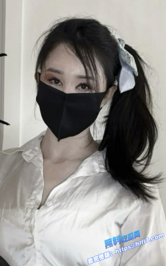 推特网红女神 汐梦瑶 情趣黑丝大长腿足交 被金主调教成母狗 喜欢在浴室喝尿！1