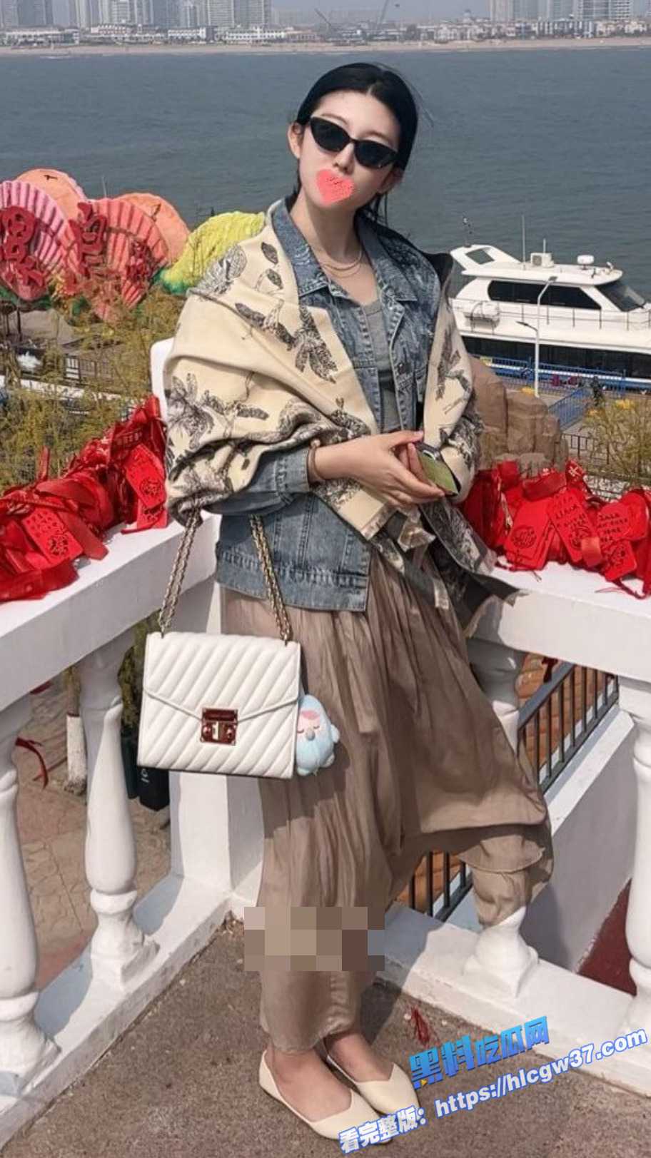 1推特已婚颜值人妻 爱妻yy 大尺度户外露出 丝袜足控肥臀啪啪后入福利流出