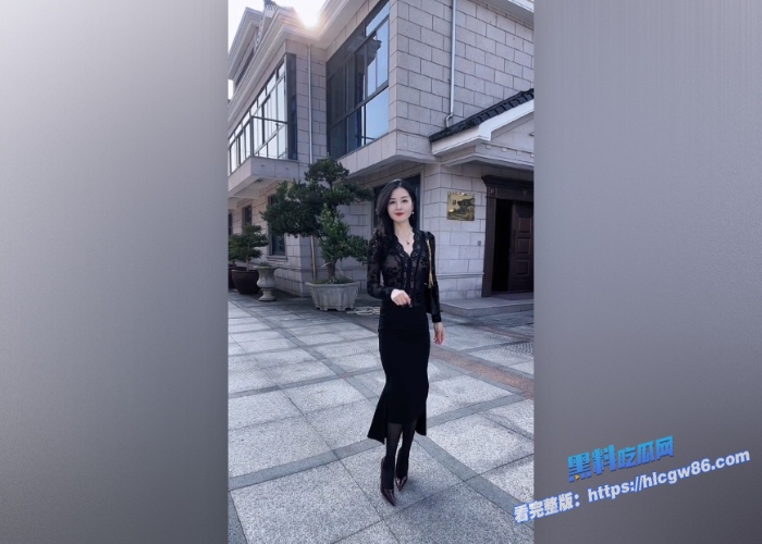 这熟女干妈的反差太炸了 3 这熟女干妈的反差太炸了 3