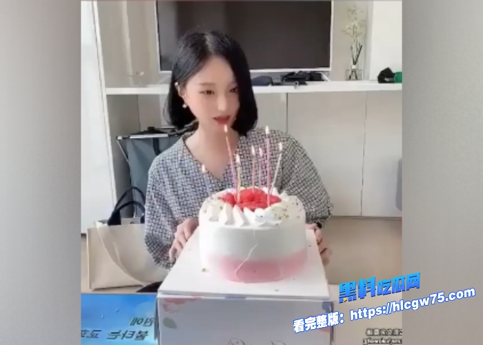 绝美颜值空姐和男友视频裸聊视频泄露淫水疯狂向外倾泻双手没有一秒闲下来过 8 绝美颜值空姐和男友视频裸聊视频泄露淫水疯狂向外倾泻双手没有一秒闲下来过 8