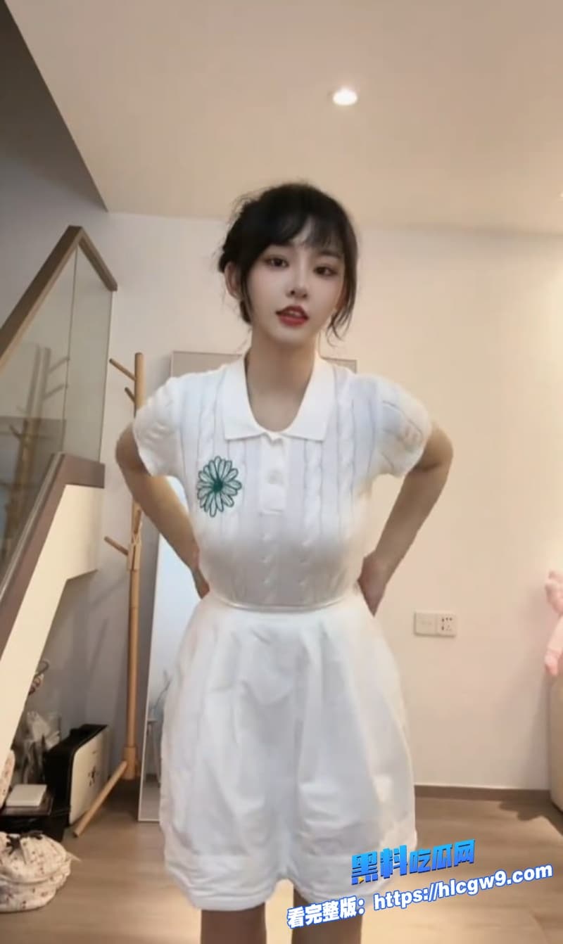 浴室无套双插太猛光头大汉双洞齐开大奶美女爽到哭喊求饶这波硬核现场直接把人看炸2