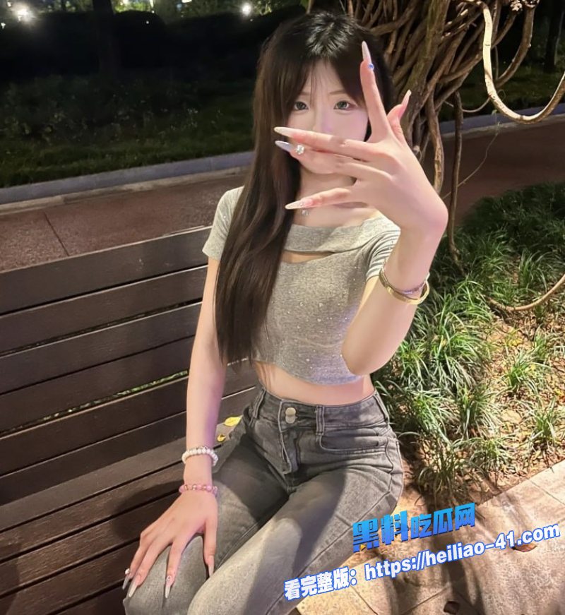 兄妹乱伦可爱表妹被表哥灌酒微醺后彻底放开用大肉棒猛插粉嫩小穴2 兄妹乱伦可爱表妹被表哥灌酒微醺后彻底放开用大肉棒猛插粉嫩小穴2