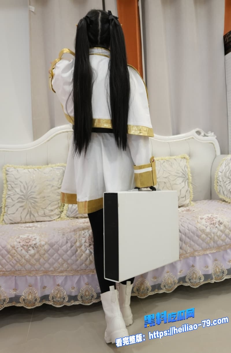加拿大炮王Gattouz 大屌猛干冰凌紫萱娇小人妻被操到腿软高潮连连16
