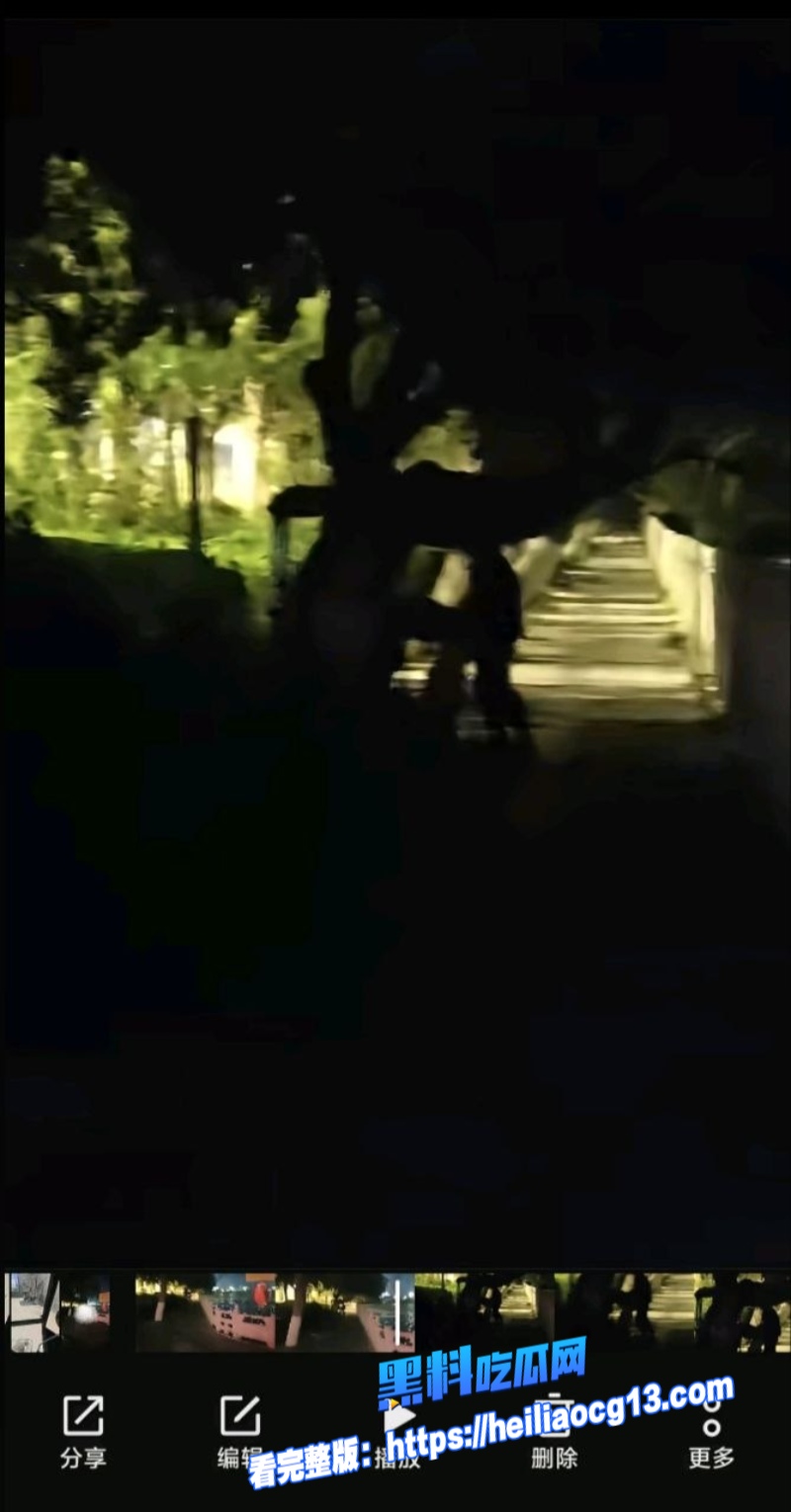 北湖公园情侣激情野战2