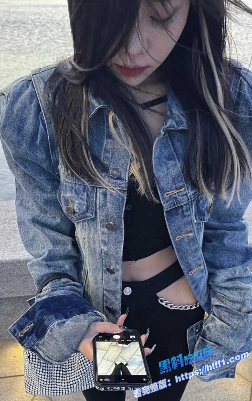 性瘾精神小妹 喜欢被大鸡巴征服 水特别多 尤其是喜欢被无套内射 骚的要命！1