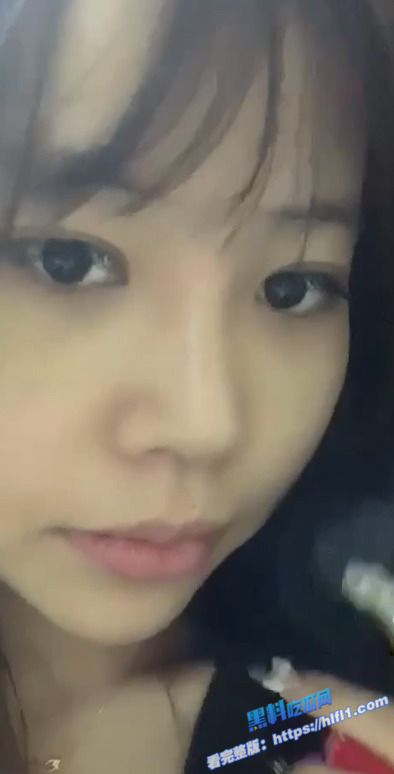 性瘾精神小妹 喜欢被大鸡巴征服 水特别多 尤其是喜欢被无套内射 骚的要命！2