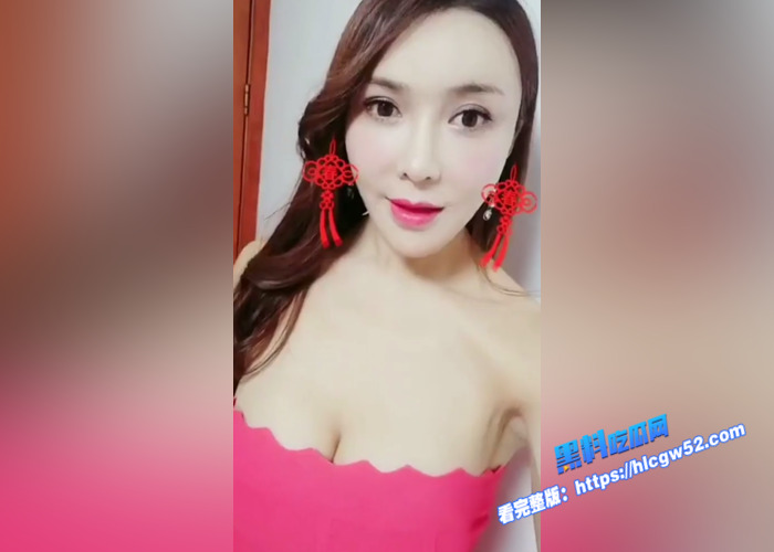 真实母子乱伦！极品骚妈守寡失败 蒙眼深情口交儿子大屌 骑乘儿子肉棒求内射！7