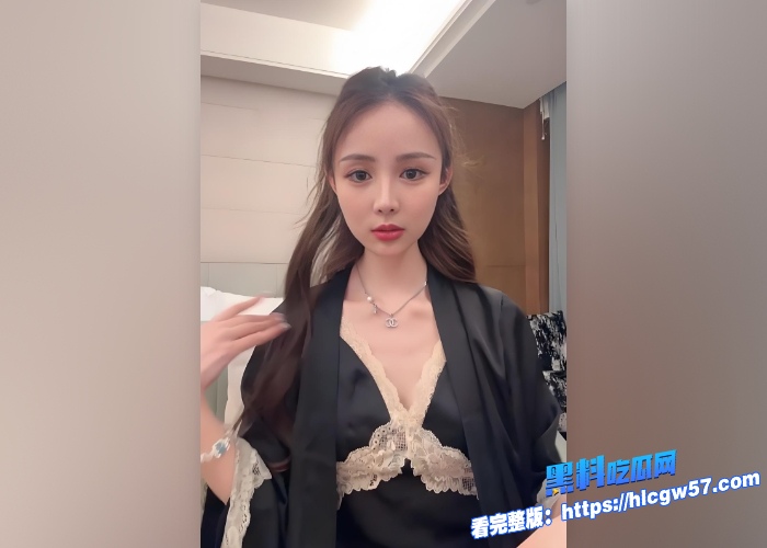 玩物直播颜值女神 冰冰 黑丝蕾丝睡衣超冷艳 黑丝袜裸足调教情侣奴 玉臀坐脸超爽 全程言语羞辱 高清 2