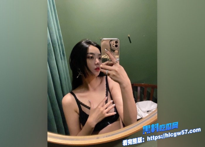 新疆C奶大浪蹄子女友出轨偷情背叛瓜友 瓜友曝光婊子性爱视频  这骚货的大奶看的真带劲啊 2