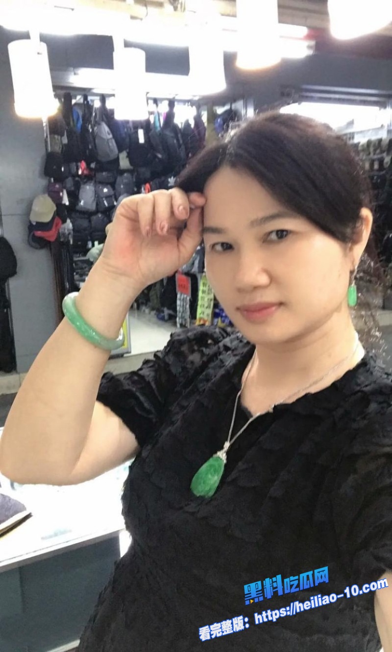 海角乱伦大奶骚姐姐性欲旺盛约炮求操亲生弟弟捏爆巨乳疯狂抽插直接中出内射满溢1