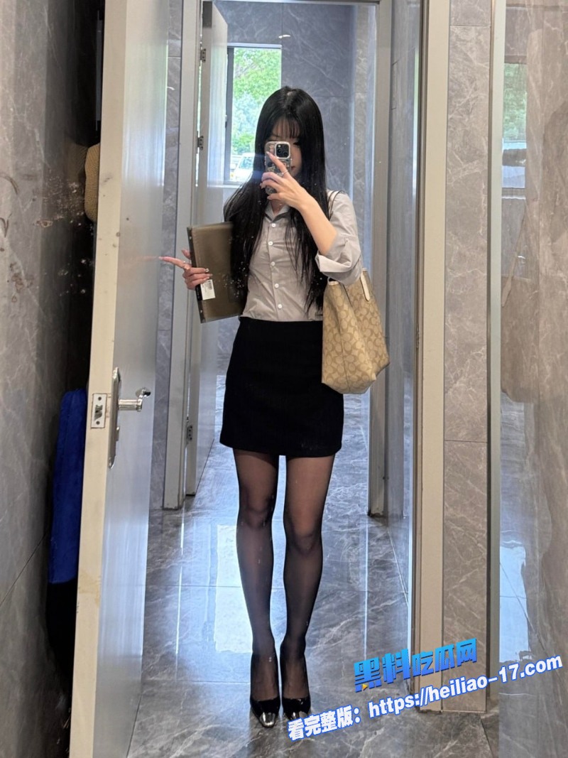 极品秘书潜规则曝光性爱商谈直接开干女秘书为升职跪舔老板巨根3