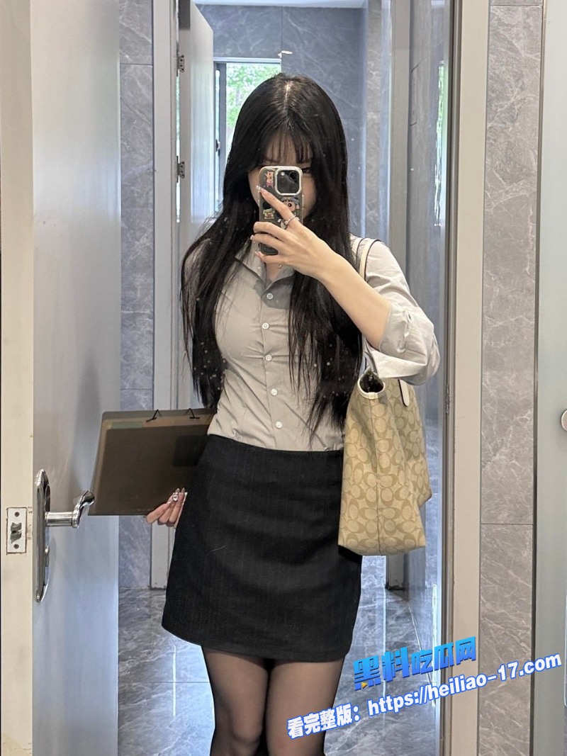 极品秘书潜规则曝光性爱商谈直接开干女秘书为升职跪舔老板巨根4
