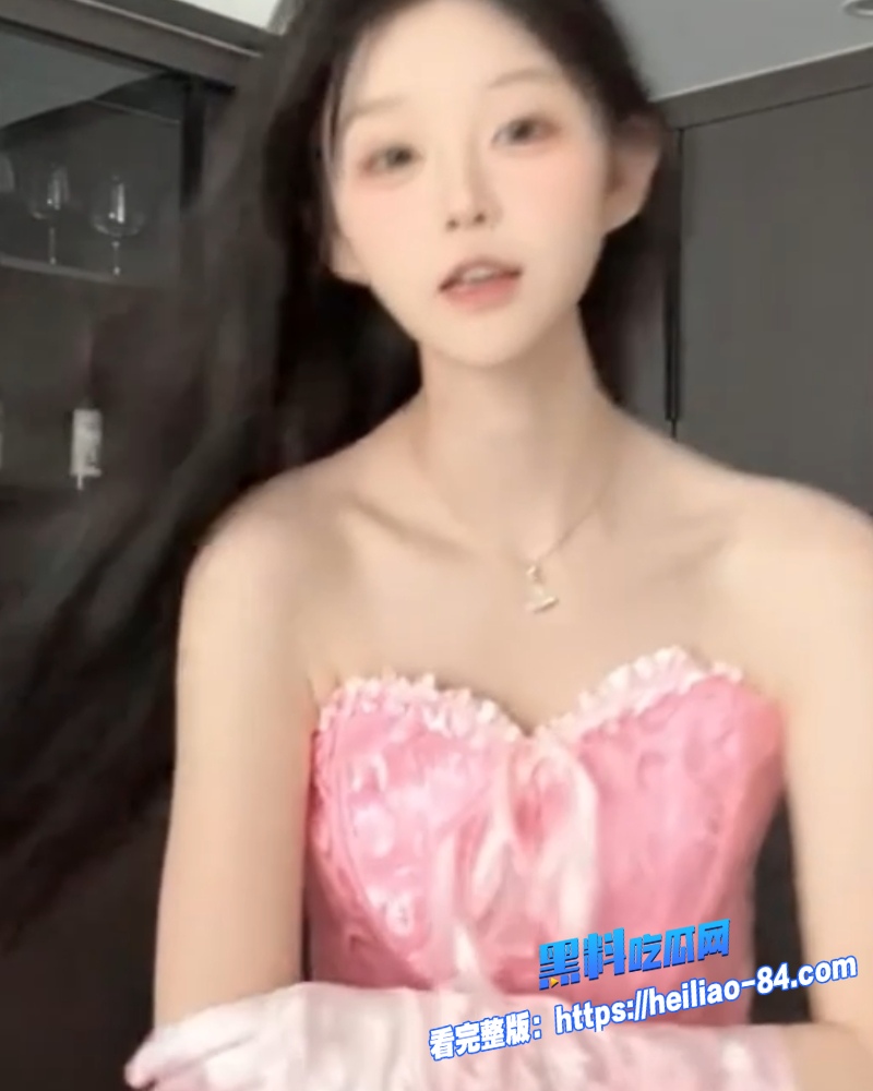 抖音20万粉丝网红 小诗颖 疑似1V3群P擦边视频曝光 紧急澄清反被狂喷活该！4