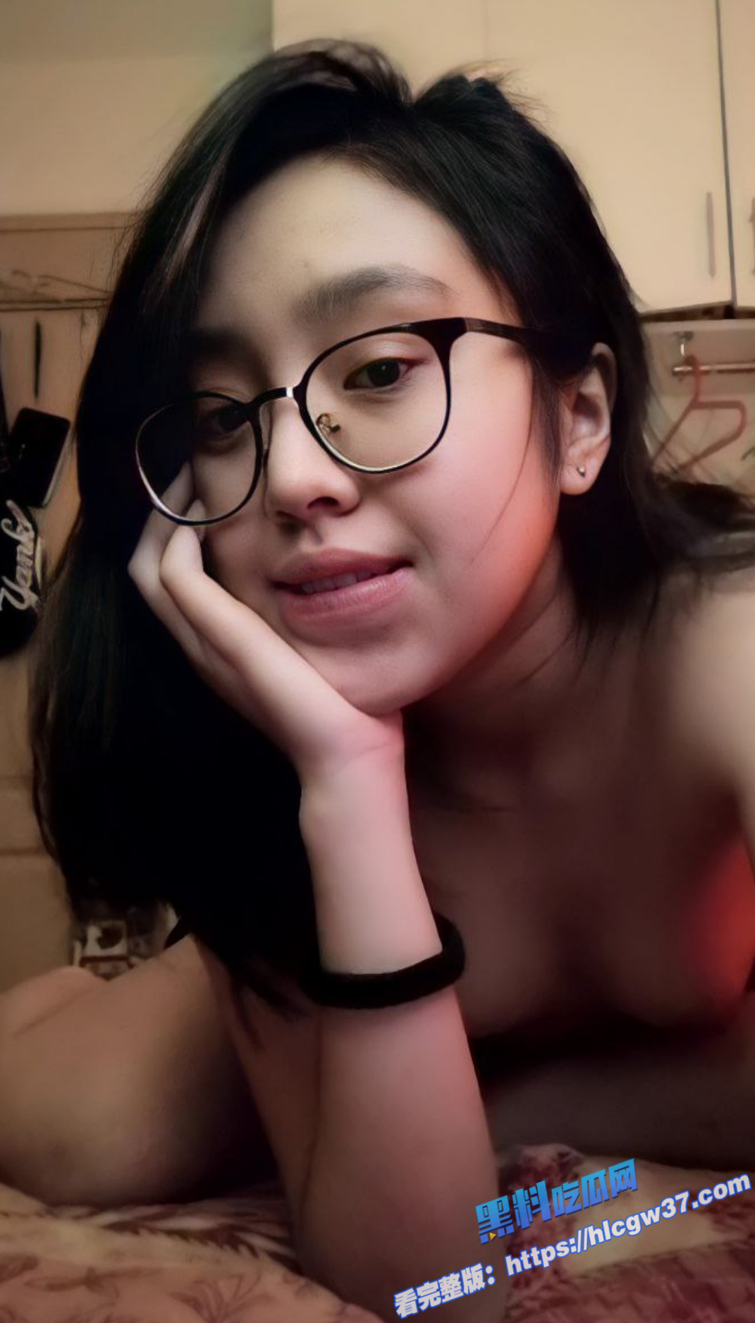 6黑料PK！快手网红熟女 星儿 VS 留洋学生妹 洋洋 学生妹可爱俏皮 熟女独特风骚 谁更诱人呢