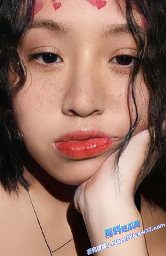7黑料PK！快手网红熟女 星儿 VS 留洋学生妹 洋洋 学生妹可爱俏皮 熟女独特风骚 谁更诱人呢