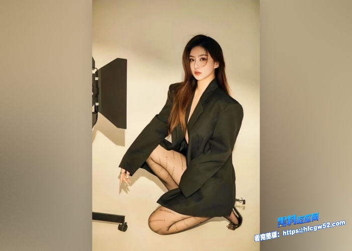 极品御姐脸广州车模,被金主男友叫来2个同学4p轮操,性爱视频曝光,骚穴水流不止图4.jpg 极品御姐脸广州车模,被金主男友叫来2个同学4p轮操,性爱视频曝光,骚穴水流不止图4.jpg