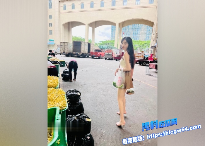 顶美高校清纯学生笔直纤长漫画腿下海兼职外围性爱视频曝光坐在身上各种摸吸吮大屌妹子很享受骑乘抱着屁股猛操 3