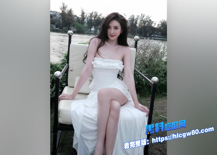 推特网红约炮大神捅主任付费视频流出极品白虎美女开档超短牛仔裤白袜大长腿 后入疯狂打桩浪叫听的身临其境好想马上来一发11