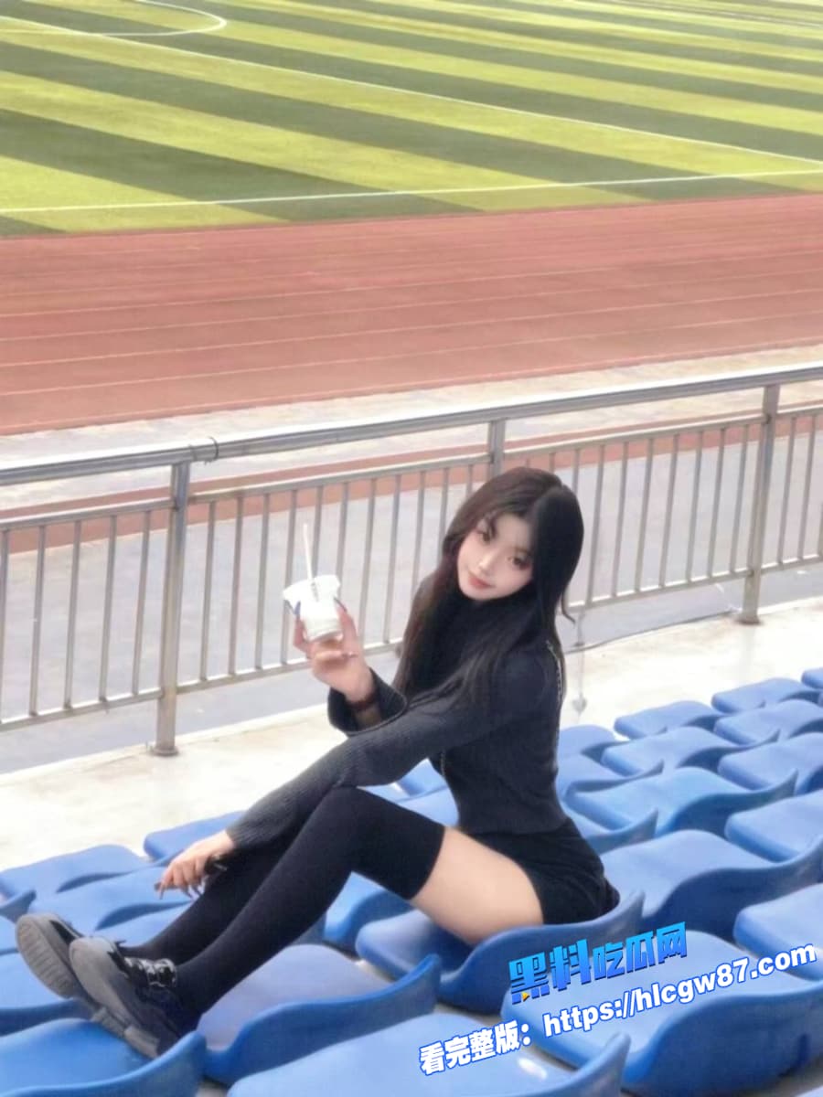 白丝纹身小妹全程露脸大秀直播高潮喷水呻吟可射18禁11