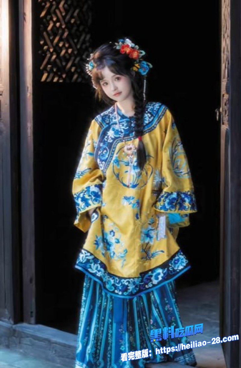 宋氏汉服小姐姐私密视频流出这妹子穿汉服胸大到衣服都快撑不住脱了直接巨乳晃眼4 宋氏汉服小姐姐私密视频流出这妹子穿汉服胸大到衣服都快撑不住脱了直接巨乳晃眼4