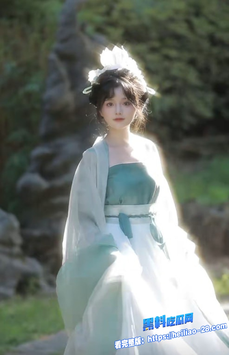 宋氏汉服小姐姐私密视频流出这妹子穿汉服胸大到衣服都快撑不住脱了直接巨乳晃眼5 宋氏汉服小姐姐私密视频流出这妹子穿汉服胸大到衣服都快撑不住脱了直接巨乳晃眼5