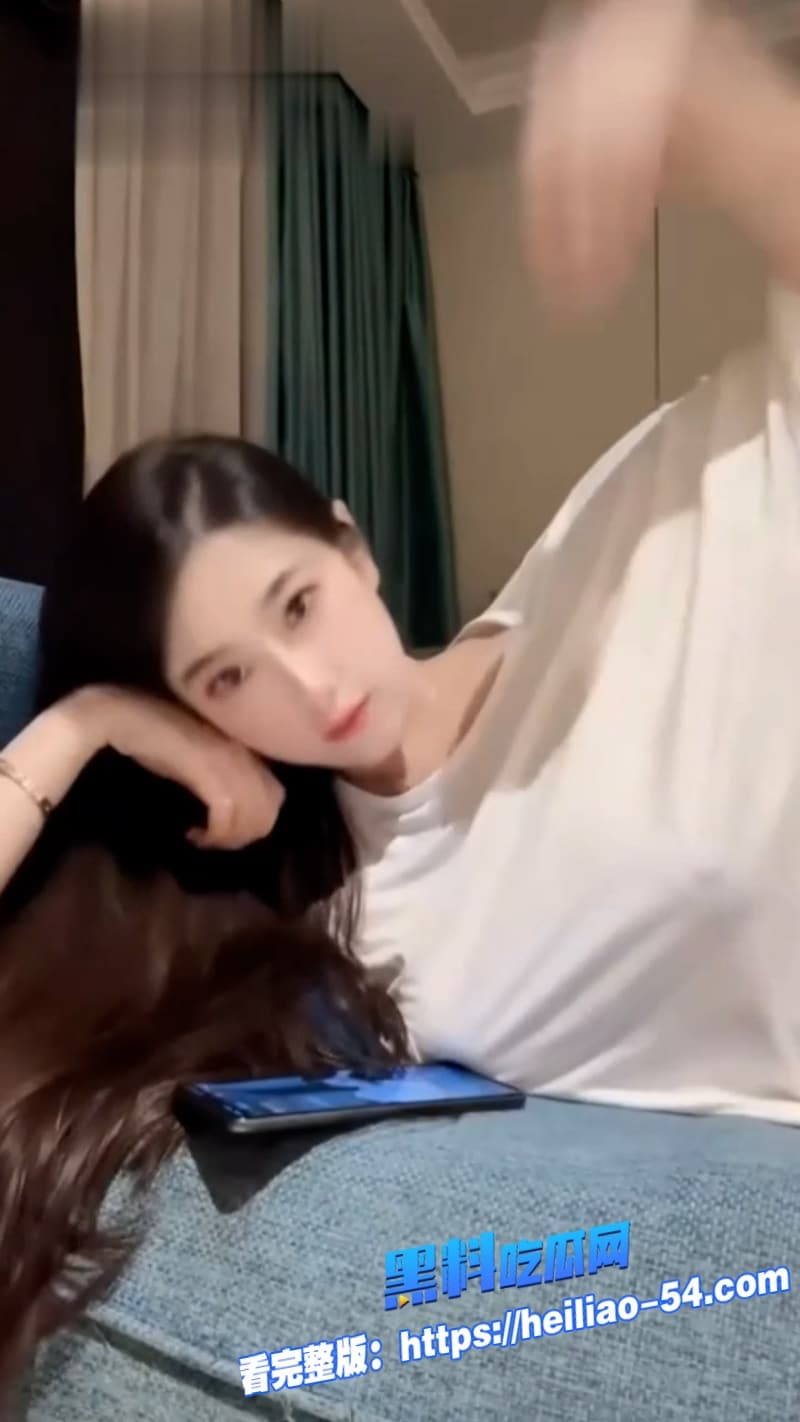 抖音157W粉真空女神迪追追巨乳全程硬凸炸裂退役模特真空福利太猛看完让人上头 7 抖音157W粉真空女神迪追追巨乳全程硬凸炸裂退役模特真空福利太猛看完让人上头 7