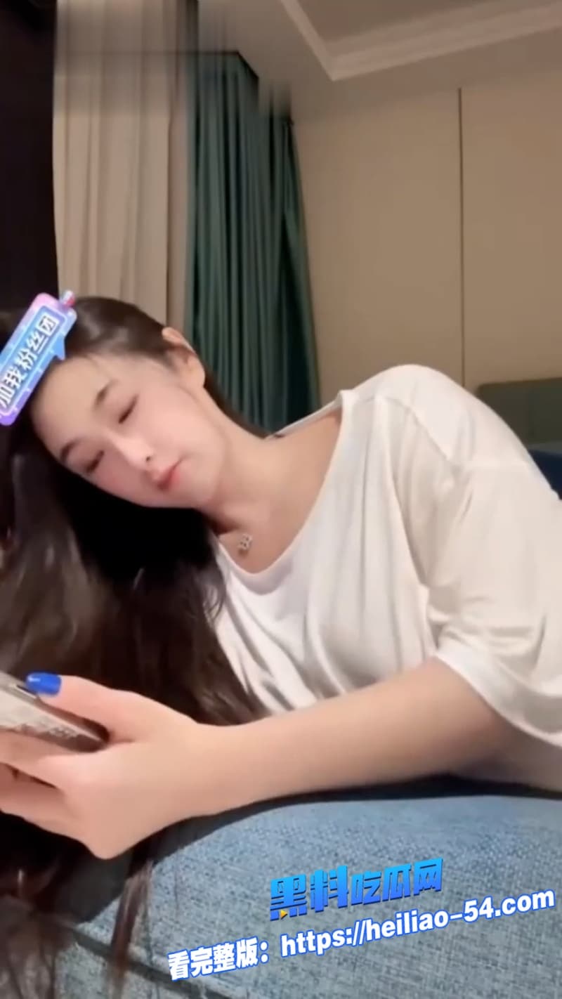 抖音157W粉真空女神迪追追巨乳全程硬凸炸裂退役模特真空福利太猛看完让人上头 8 抖音157W粉真空女神迪追追巨乳全程硬凸炸裂退役模特真空福利太猛看完让人上头 8