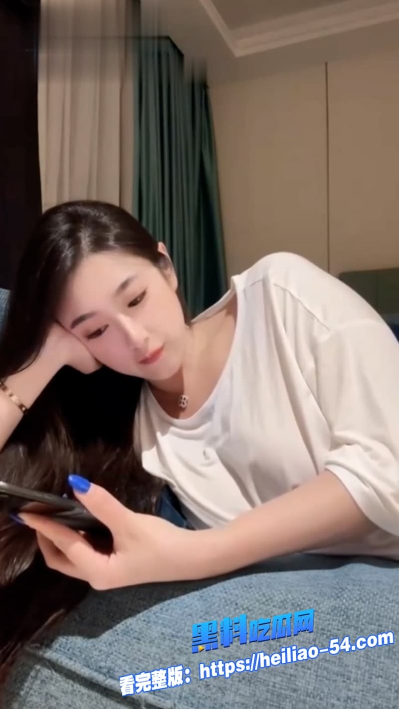 抖音157W粉真空女神迪追追巨乳全程硬凸炸裂退役模特真空福利太猛看完让人上头 9 抖音157W粉真空女神迪追追巨乳全程硬凸炸裂退役模特真空福利太猛看完让人上头 9