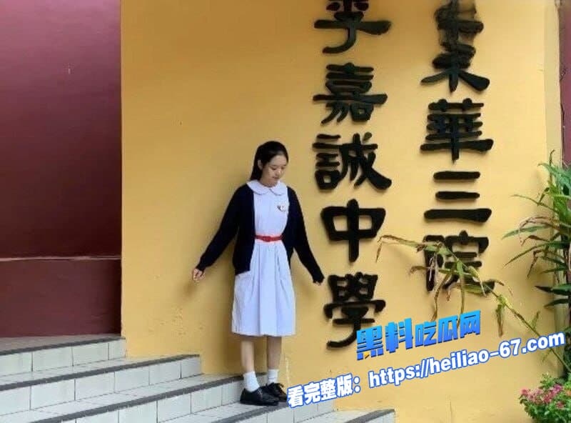 香港呆萌学生妹陈佳明被骗酒店拍裸体写真摄影师趁机潜规则操粉嫩小穴3