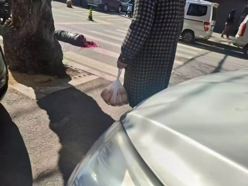 沈阳太原街男子持刀随机砍人8