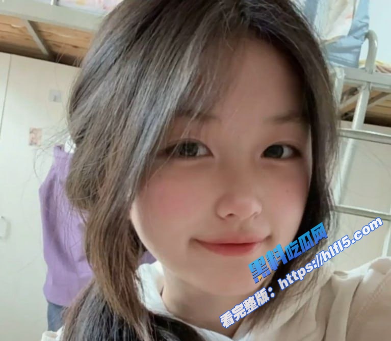 湖南怀化职业技术学院神颜学妹 李艺 被男友日常网调视频流出！2