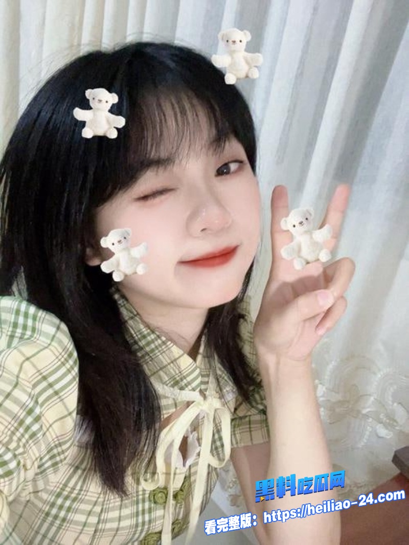 白嫩妹妹从偷偷摸摸试探到大胆跨坐主动骑乘娇小身子摇晃到双腿发软1