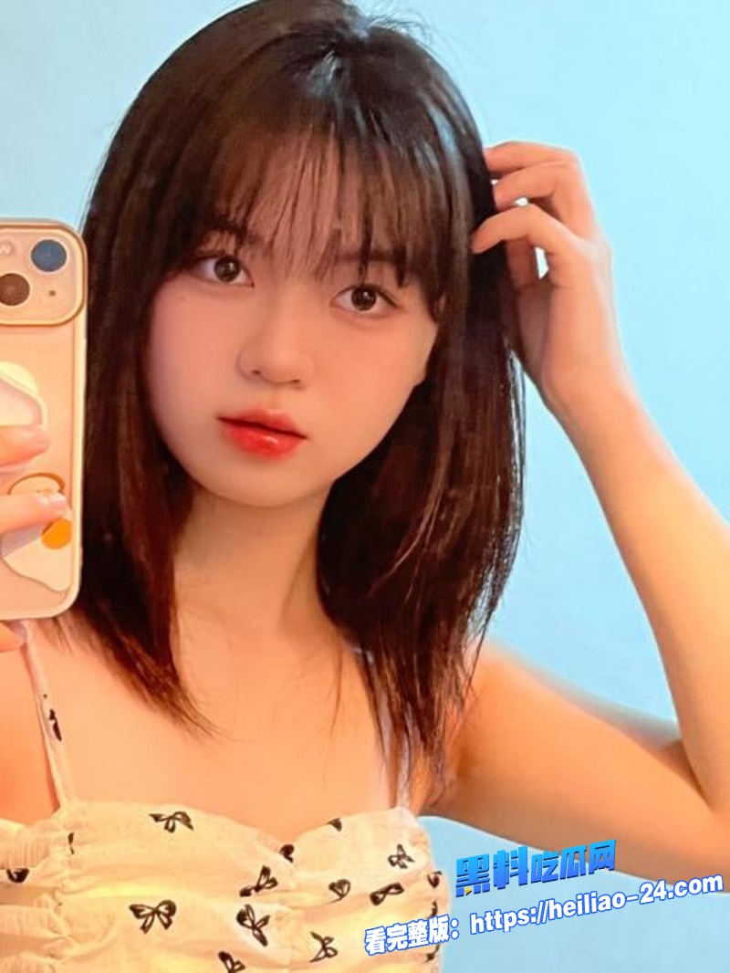 白嫩妹妹从偷偷摸摸试探到大胆跨坐主动骑乘娇小身子摇晃到双腿发软3