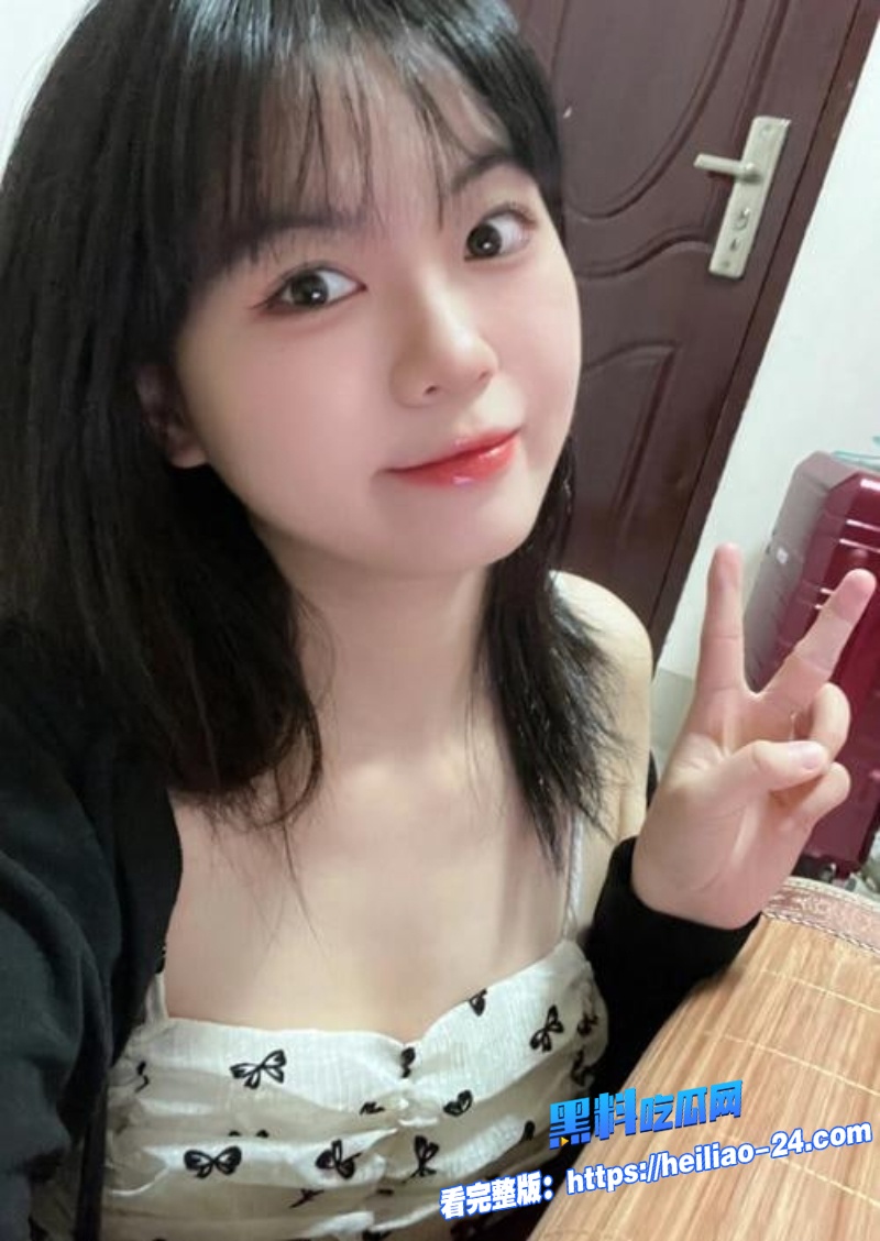 白嫩妹妹从偷偷摸摸试探到大胆跨坐主动骑乘娇小身子摇晃到双腿发软4