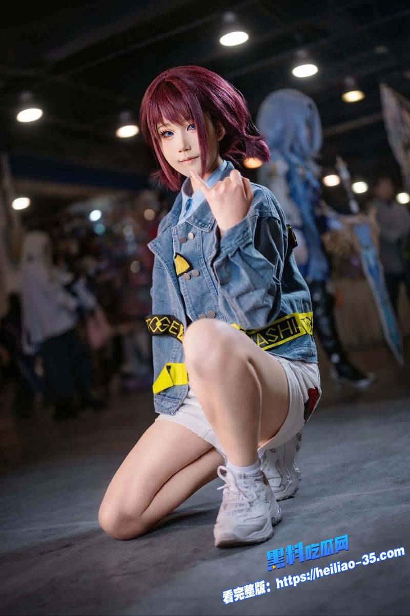 日本cosplayerbunbunCos虚拟主播栞叶琉璃酒店激战视频流出 展现从清纯coser到淫乱母狗的转变6