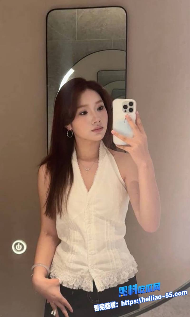 海角姐弟乱伦弟弟趁黑丝姐姐睡着直接扣穴玩弄醒了之后被巨屌爆操到高潮不止1 海角姐弟乱伦弟弟趁黑丝姐姐睡着直接扣穴玩弄醒了之后被巨屌爆操到高潮不止1